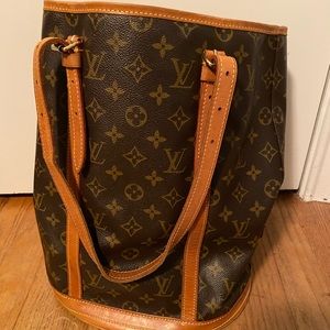 Louis Vuitton GM Bucket Bag